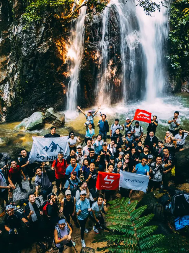 Waterfall hike with Li-Ning
